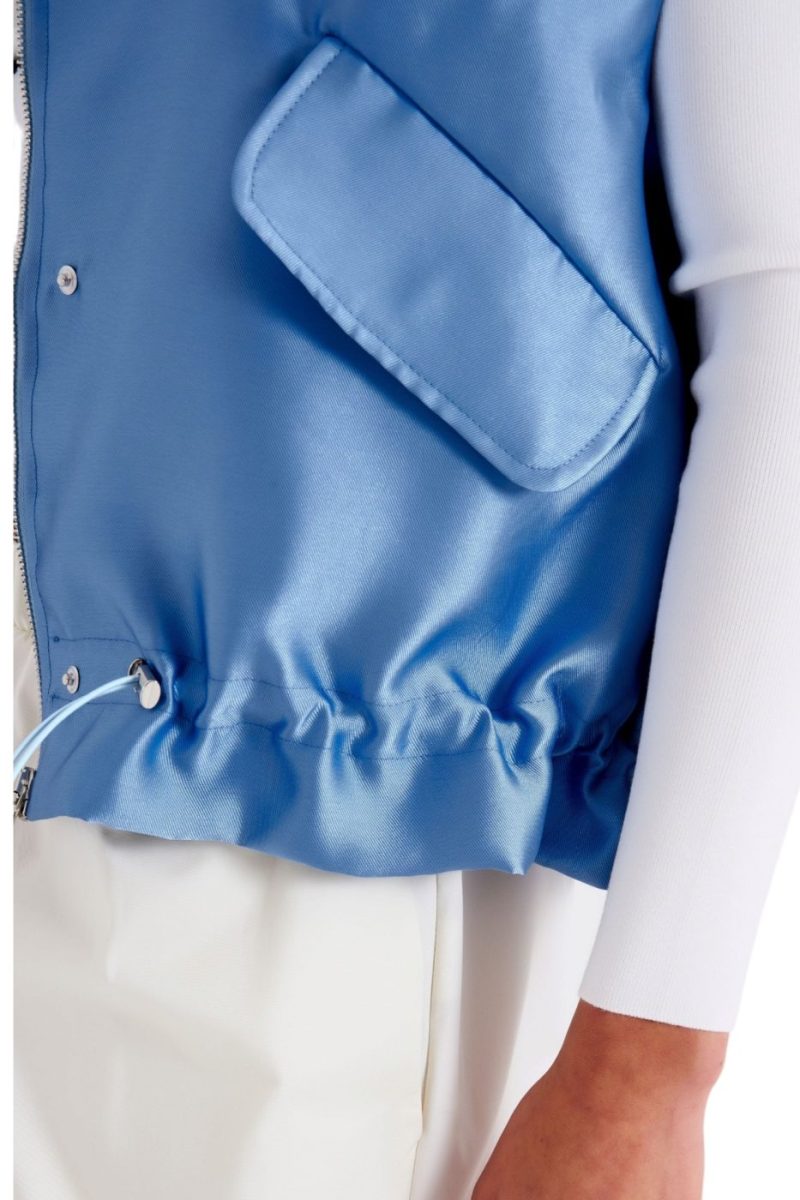 damska-vesta-satenoveho-vzhladu-VICOLO-modra-3-scaled-1.jpg
